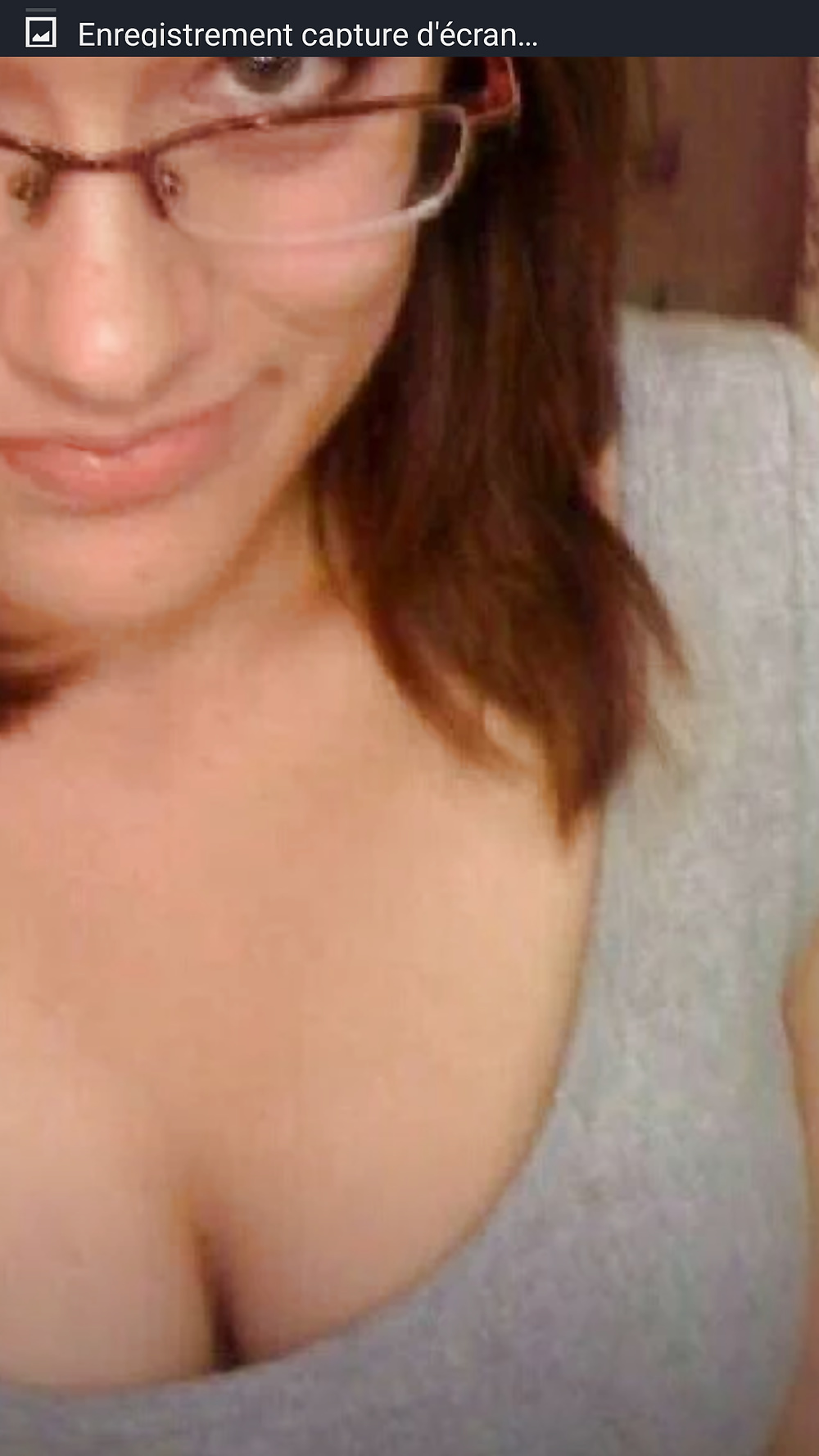 Ravissante fille cherche garçon vicieux pour lui faire passer une nuit intense